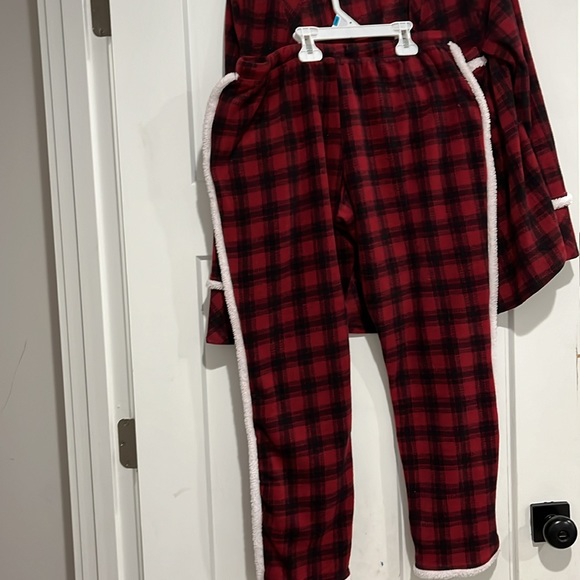 Cozy pajamas - Picture 4 of 9